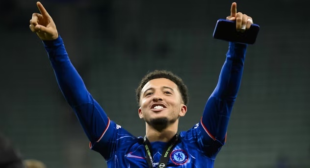 Sancho tỏa sáng, đưa Chelsea lên đỉnh vinh quang và đặt dấu hỏi tương lai