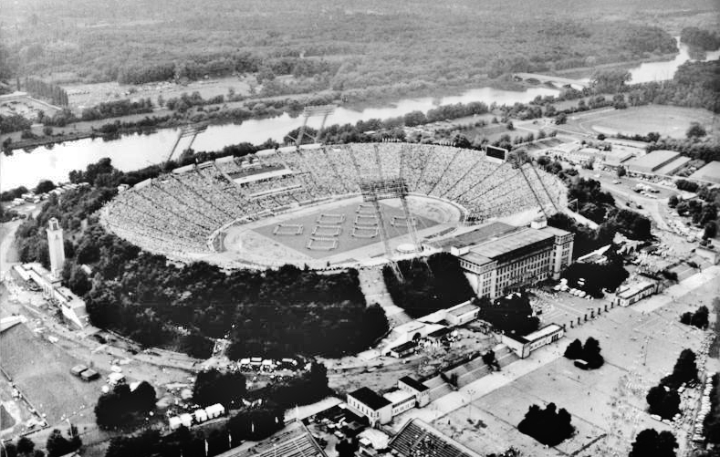 Red Bull Arena Leipzig: Từ Di Tích Xưa Của Đông Đức Đến Sân Vận Động Hiện Đại Hàng Đầu Châu Âu